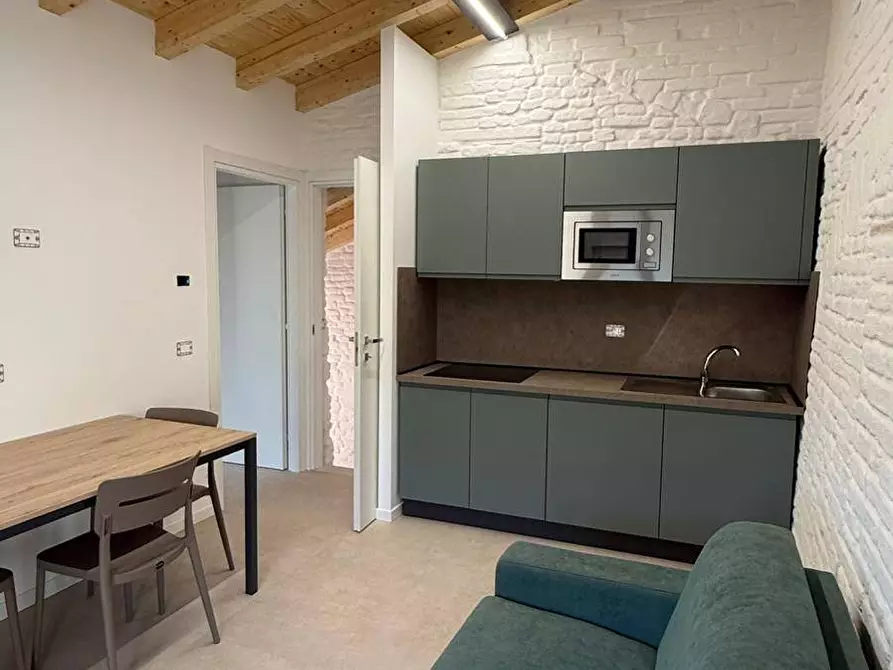 Immagine 1 di Appartamento in affitto  a Mantova