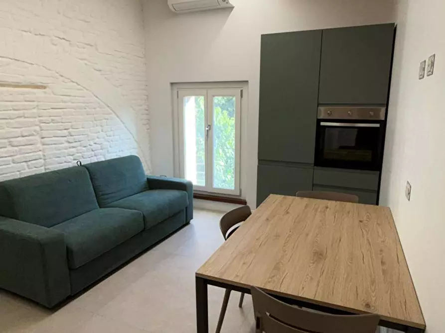 Immagine 2 di Appartamento in affitto  a Mantova