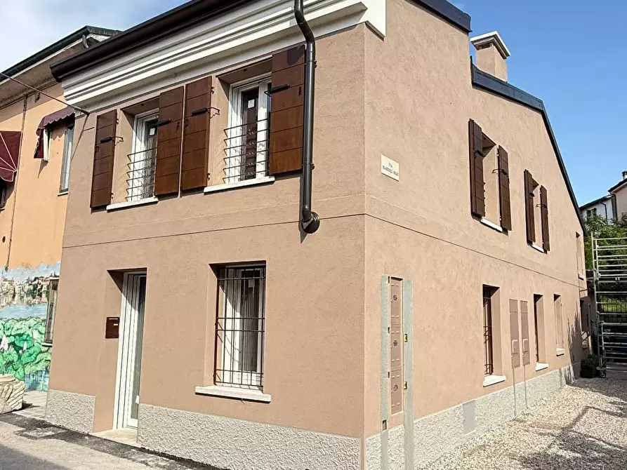 Immagine 7 di Appartamento in affitto  a Mantova