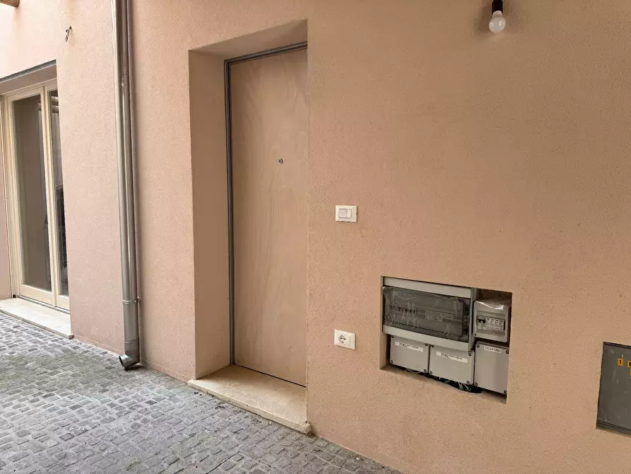 Immagine 15 di Casa indipendente in vendita  a Mantova