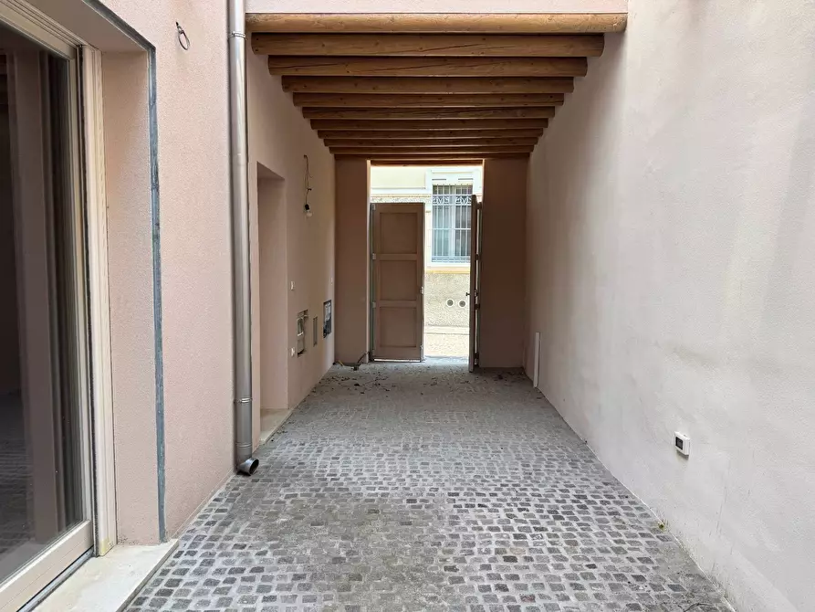 Immagine 16 di Casa indipendente in vendita  a Mantova