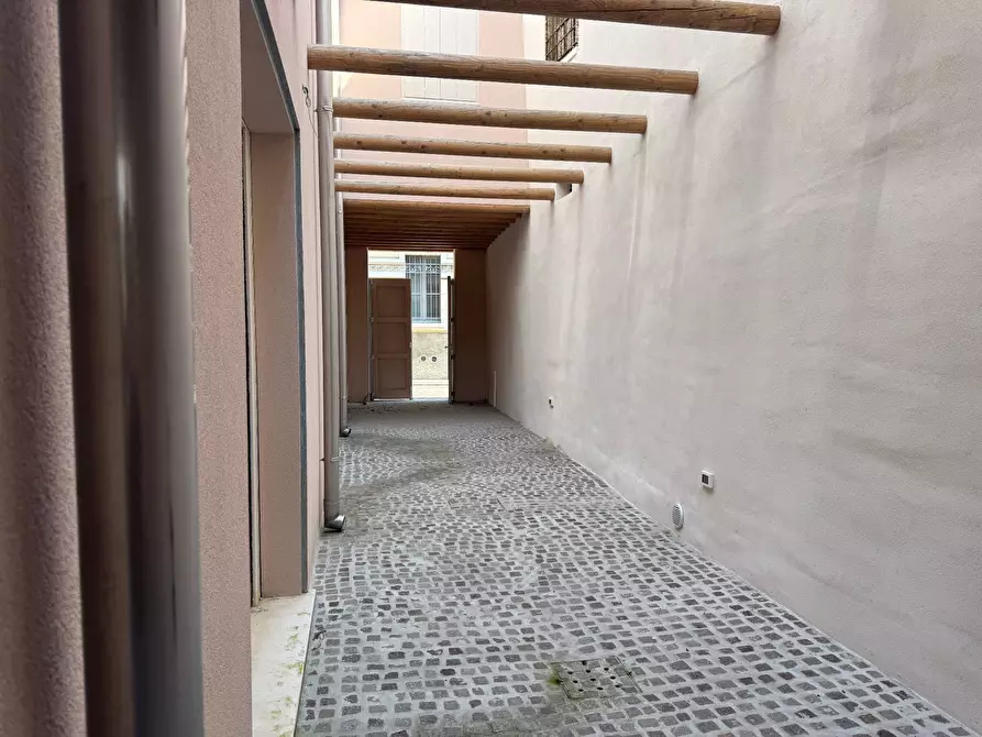 Immagine 19 di Casa indipendente in vendita  a Mantova