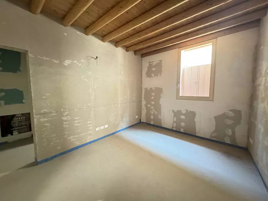 Immagine 22 di Casa indipendente in vendita  a Mantova