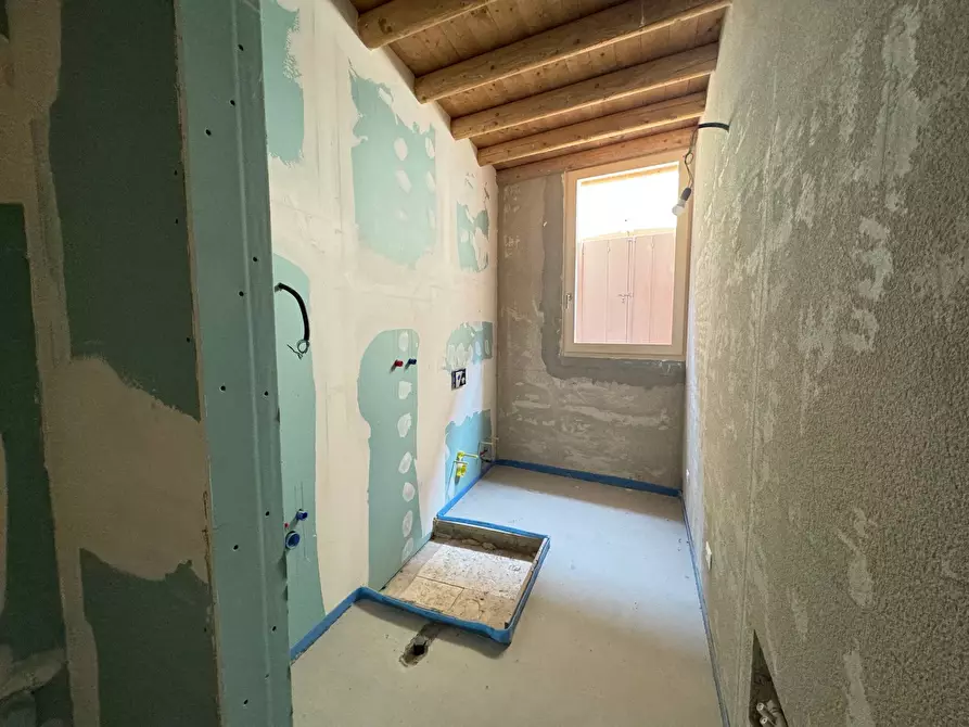 Immagine 23 di Casa indipendente in vendita  a Mantova