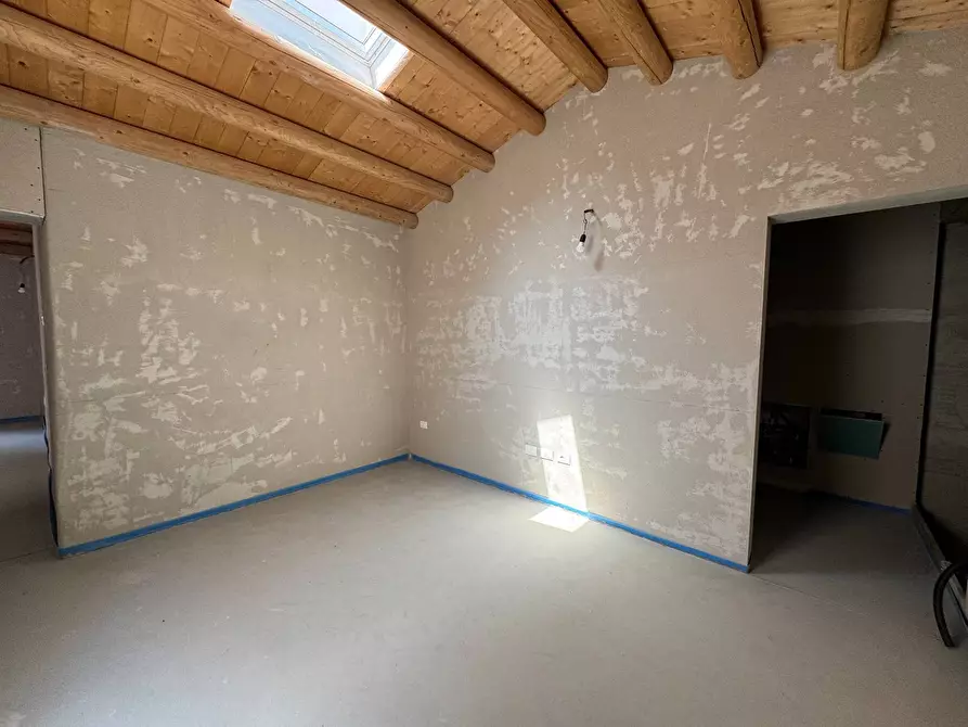 Immagine 33 di Casa indipendente in vendita  a Mantova