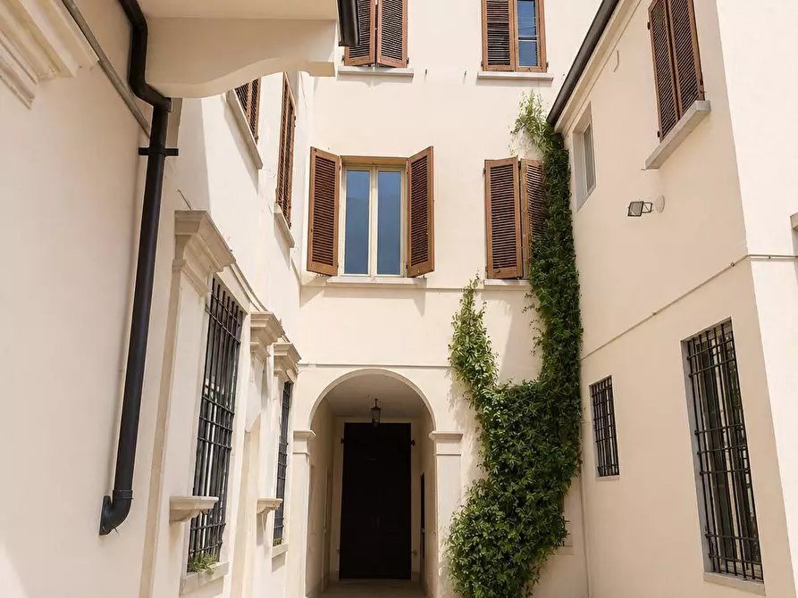 Immagine 21 di Appartamento in vendita  a Mantova