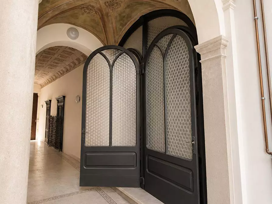 Immagine 17 di Appartamento in vendita  a Mantova