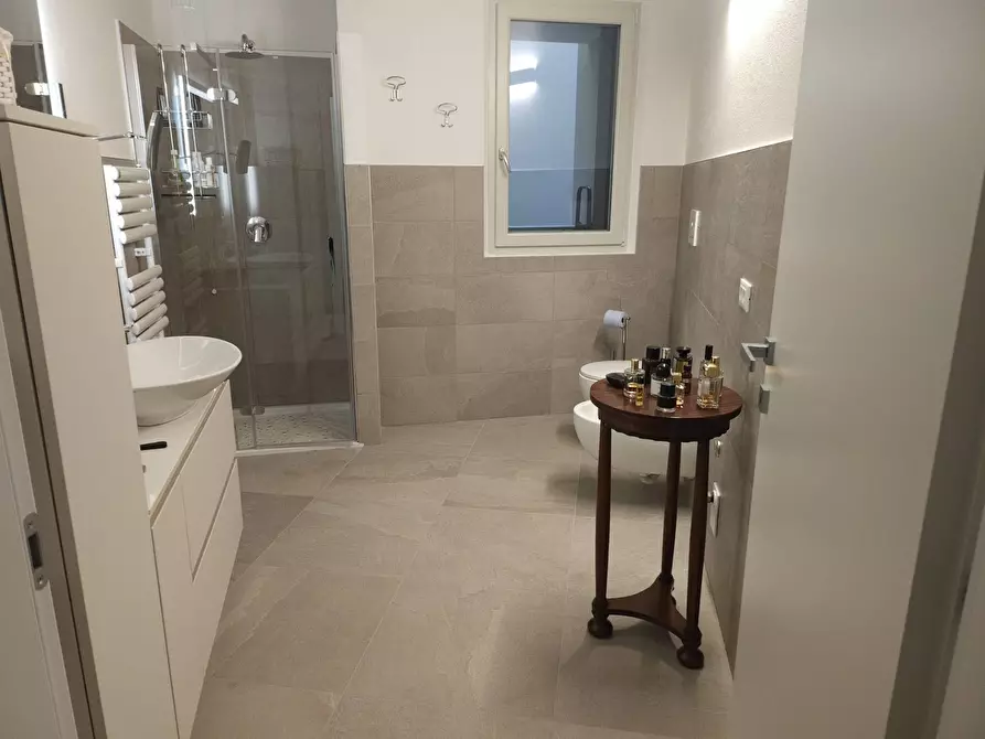 Immagine 17 di Appartamento in vendita  a Mantova