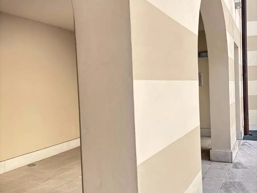 Immagine 2 di Appartamento in vendita  a Mantova