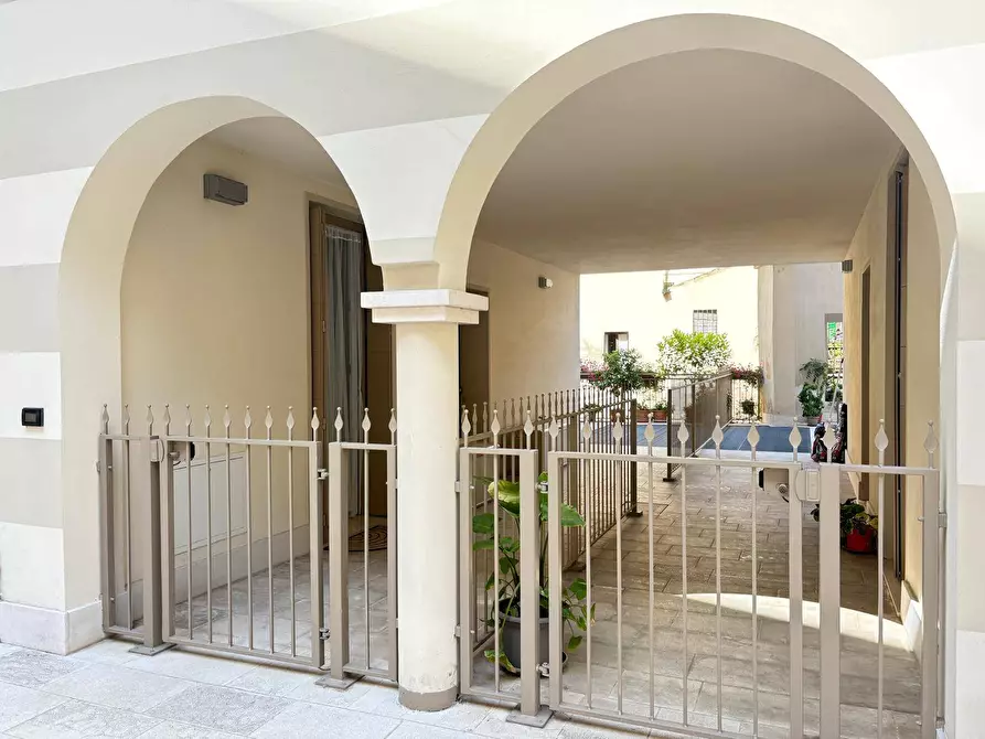 Immagine 3 di Appartamento in vendita  a Mantova
