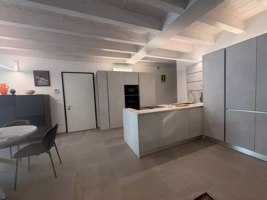Immagine 7 di Appartamento in vendita  a Mantova