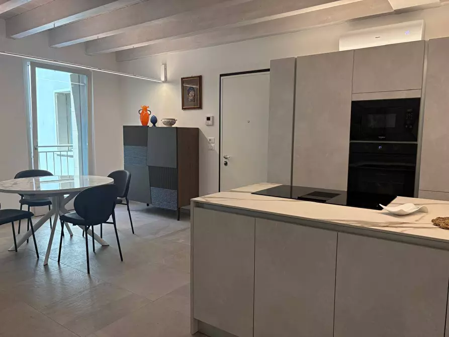 Immagine 9 di Appartamento in vendita  a Mantova