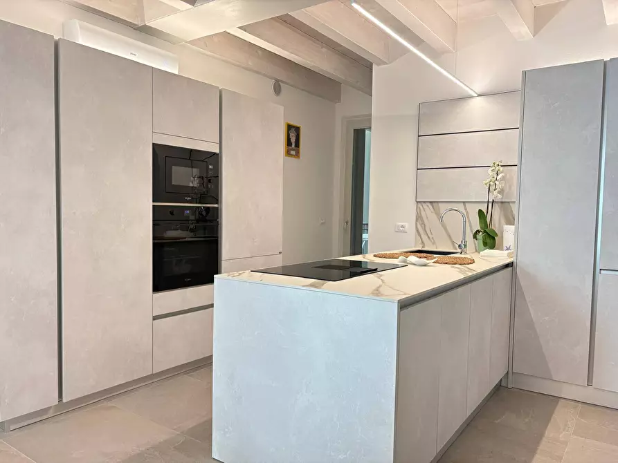 Immagine 8 di Appartamento in vendita  a Mantova
