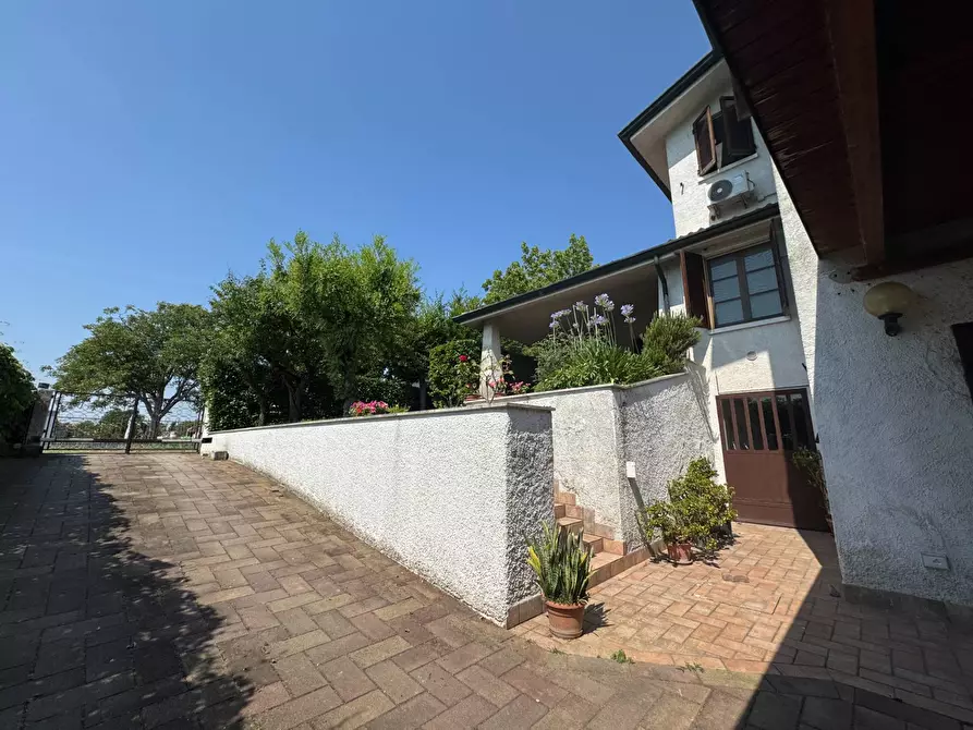 Immagine 41 di Villa in vendita  a Commessaggio