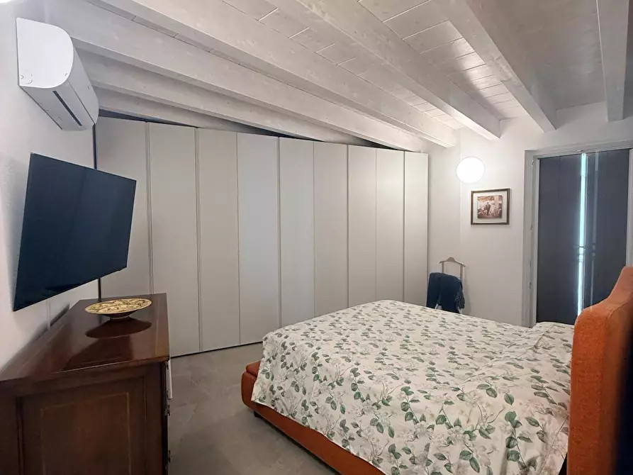 Immagine 11 di Appartamento in vendita  a Mantova