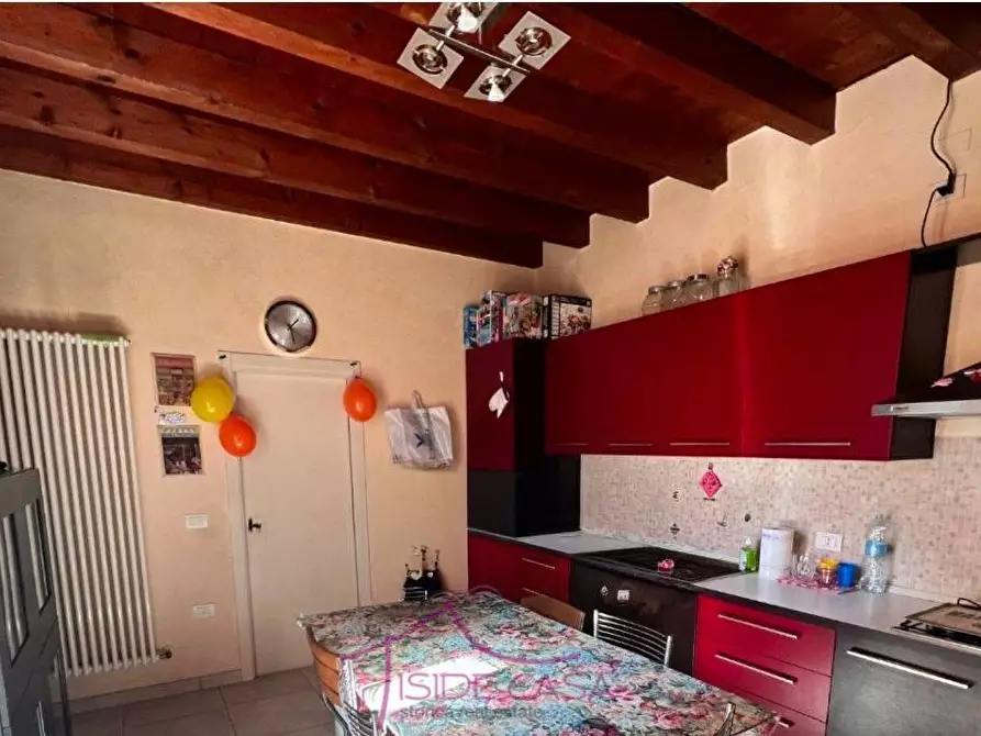 Immagine 8 di Appartamento in vendita  a Mantova