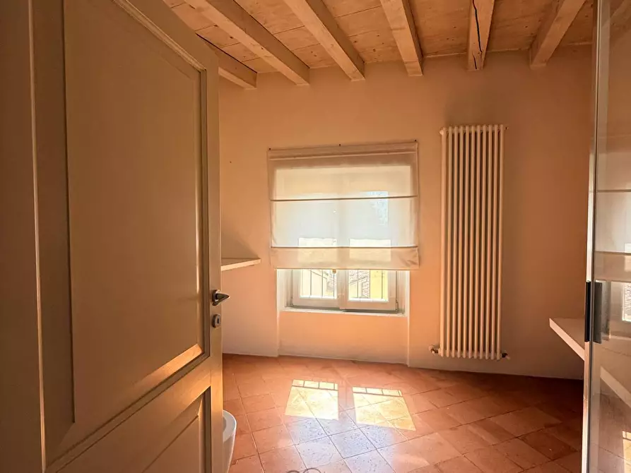 Immagine 9 di Appartamento in vendita  a Mantova