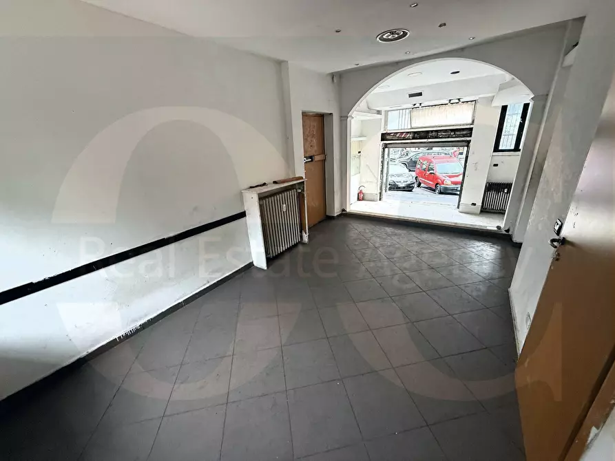 Immagine 13 di Locale commerciale in vendita  6 a Milano