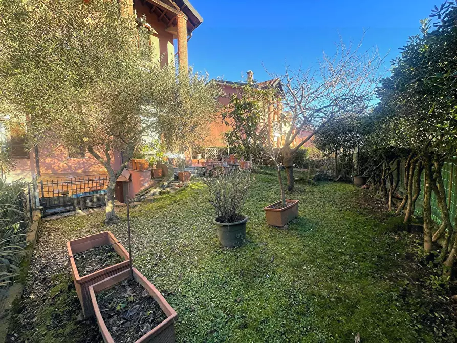 Immagine 2 di Villetta a schiera in vendita  10 a Trezzano Sul Naviglio