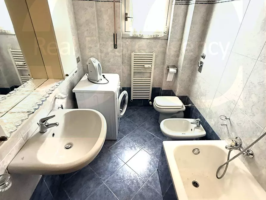 Immagine 16 di Appartamento in vendita  98 a Trezzano Sul Naviglio