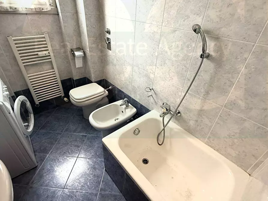 Immagine 17 di Appartamento in vendita  98 a Trezzano Sul Naviglio