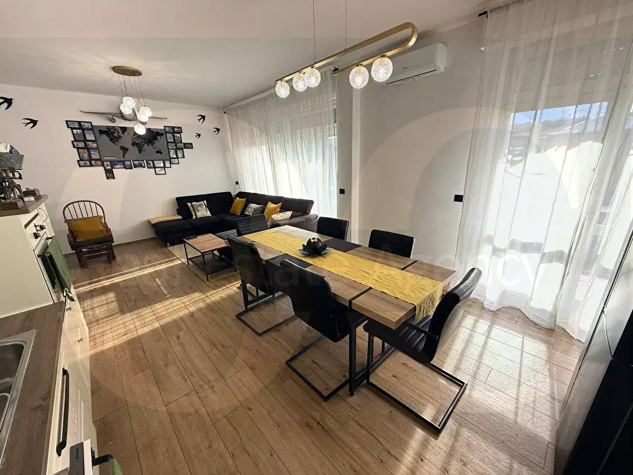 Immagine 8 di Appartamento in vendita  41 a Trezzano Sul Naviglio