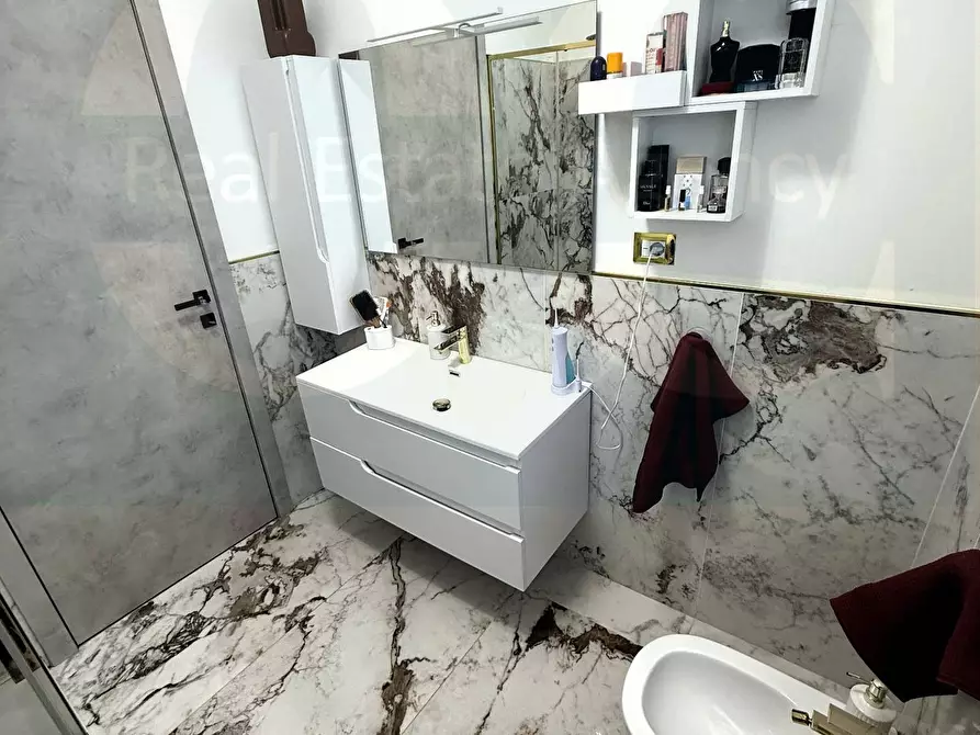 Immagine 14 di Appartamento in vendita  41 a Trezzano Sul Naviglio