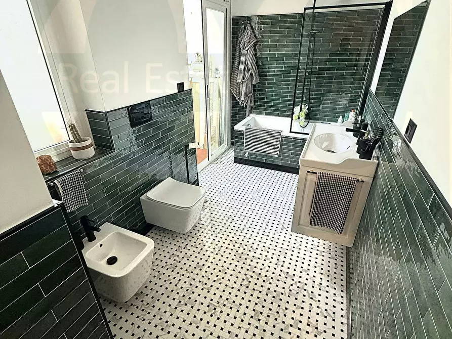 Immagine 24 di Appartamento in vendita  41 a Trezzano Sul Naviglio