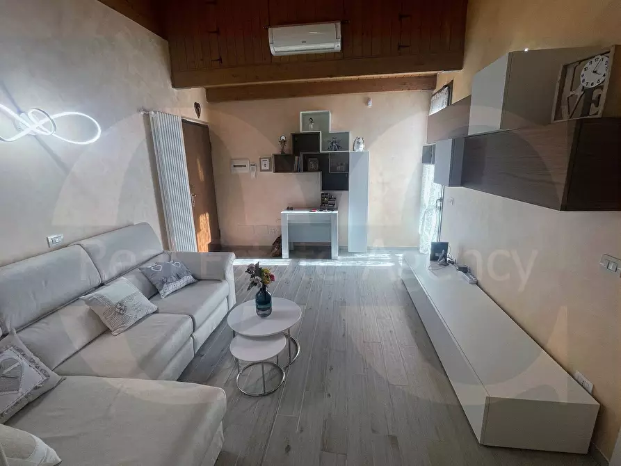 Immagine 2 di Appartamento in vendita  24 a Trezzano Sul Naviglio