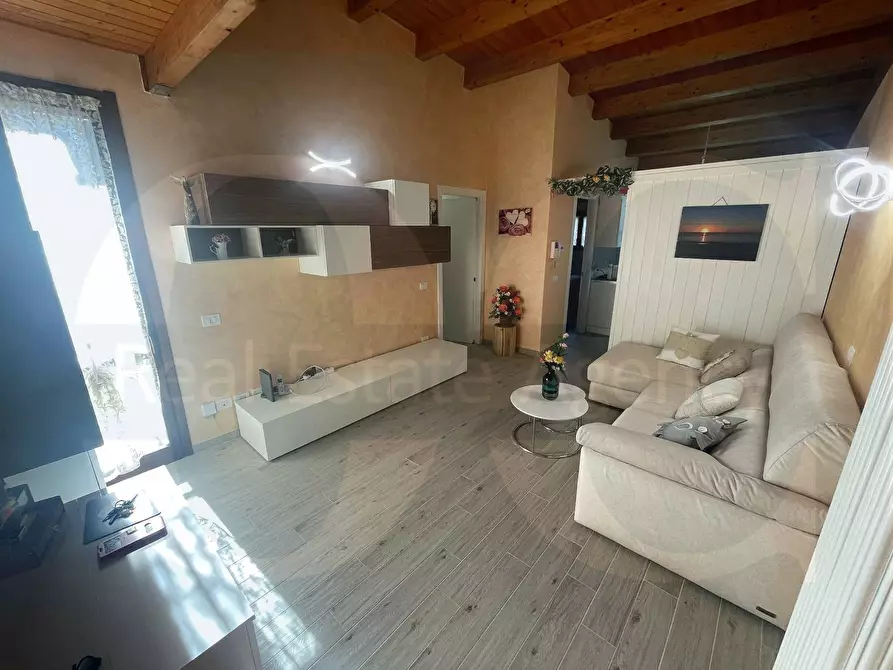 Immagine 3 di Appartamento in vendita  24 a Trezzano Sul Naviglio