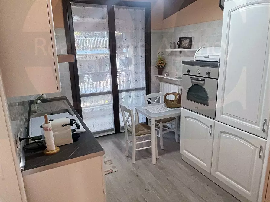 Immagine 8 di Appartamento in vendita  24 a Trezzano Sul Naviglio