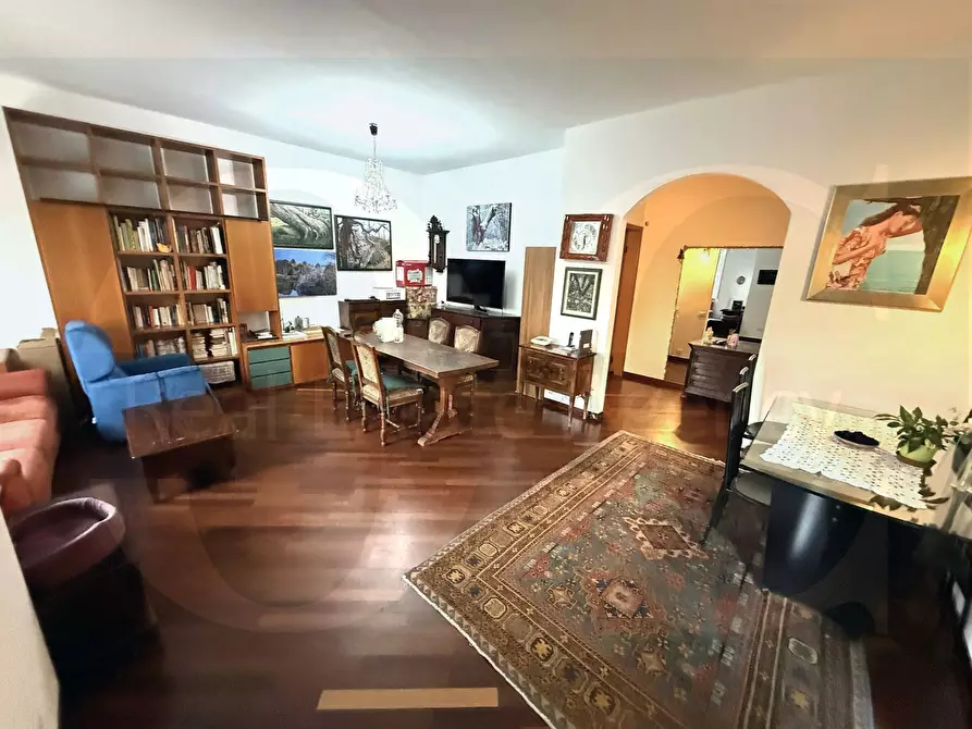 Immagine 9 di Appartamento in vendita  53 a Trezzano Sul Naviglio