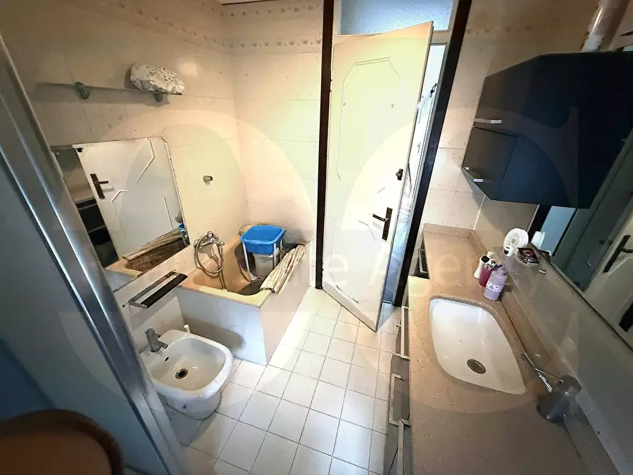 Immagine 30 di Appartamento in vendita  53 a Trezzano Sul Naviglio