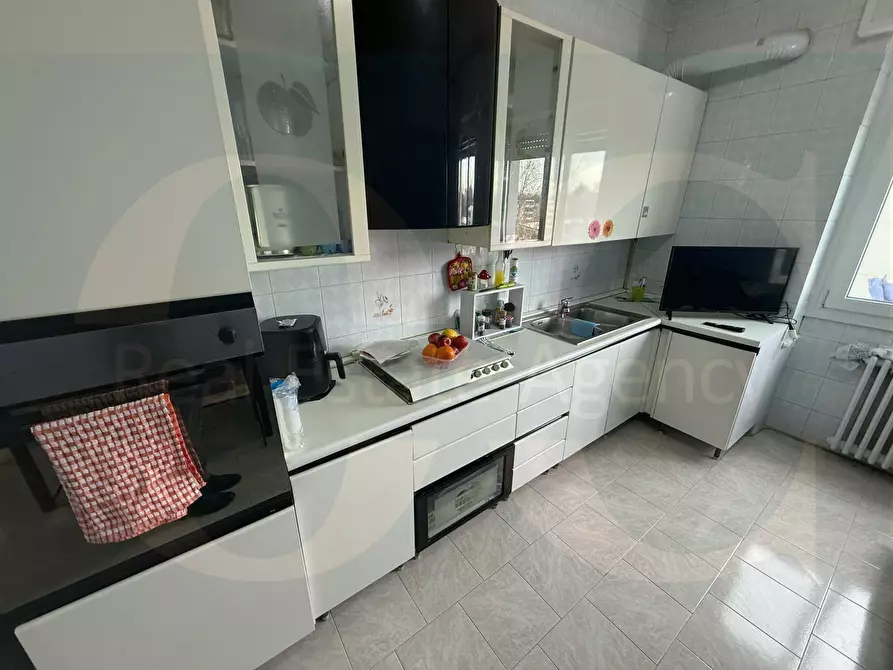 Immagine 10 di Appartamento in vendita  4 a Milano