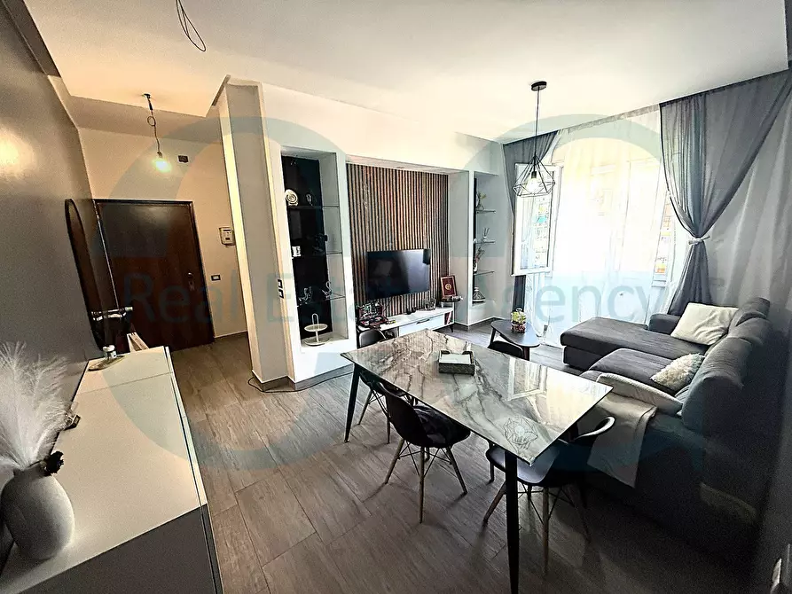 Immagine 3 di Appartamento in vendita  28 a Trezzano Sul Naviglio