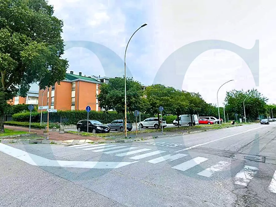 Immagine 1 di Box auto in vendita  1 a Trezzano Sul Naviglio