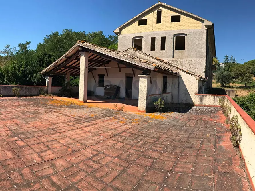 Immagine 8 di Rustico / casale in vendita  in Contrada madonna delle piane a Acquaviva Picena