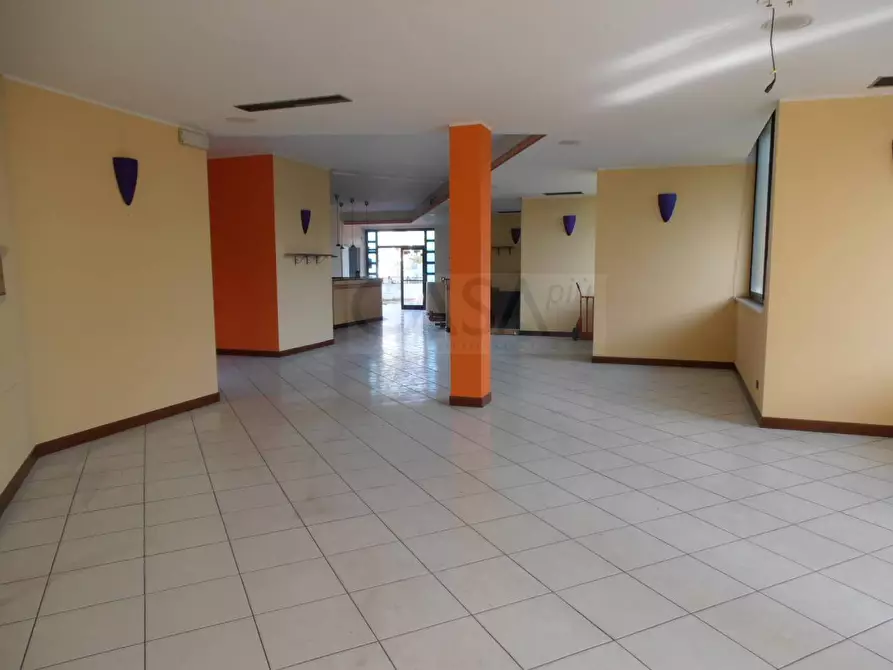 Immagine 1 di Locale commerciale in affitto  in Grottammare a Grottammare