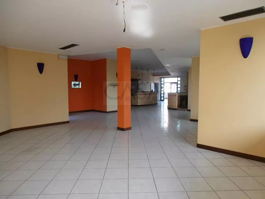 Immagine 2 di Locale commerciale in affitto  in Grottammare a Grottammare