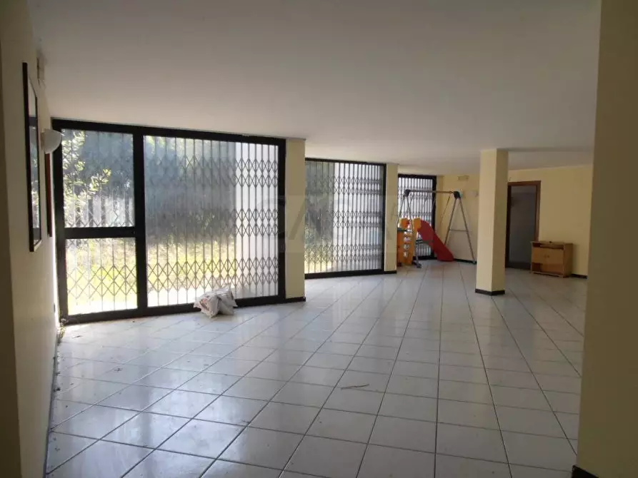 Immagine 5 di Locale commerciale in affitto  in Grottammare a Grottammare