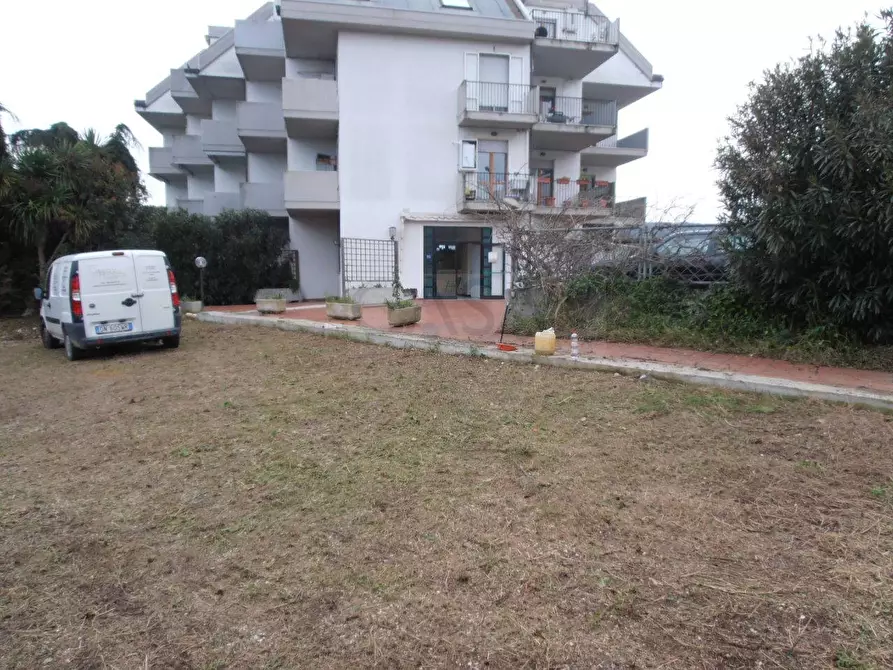 Immagine 8 di Locale commerciale in affitto  in Grottammare a Grottammare