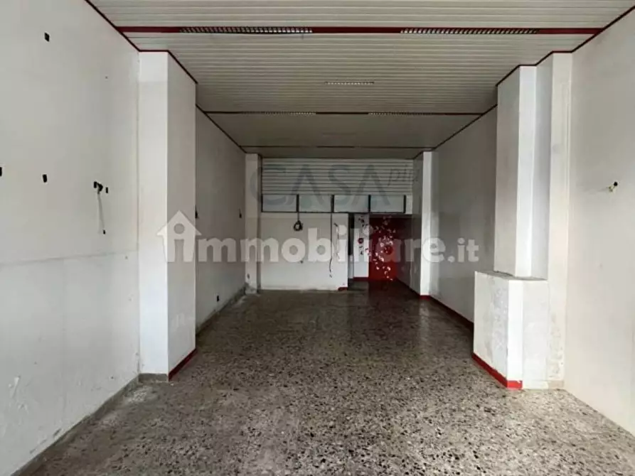Immagine 4 di Locale commerciale in affitto  in Viale IV Novembre a Offida