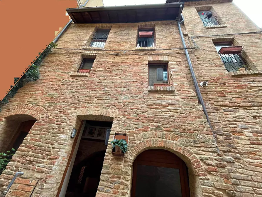 Immagine 1 di Casa indipendente in vendita  in Covour a Monsampolo Del Tronto