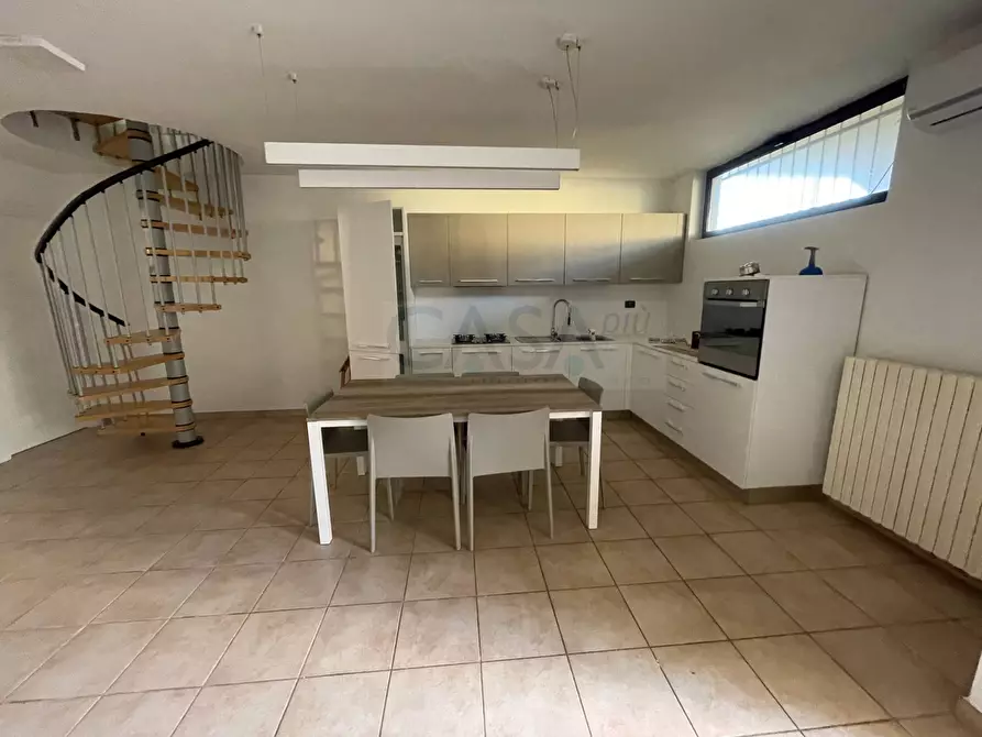 Immagine 9 di Appartamento in vendita  in Via Leopardi a Nereto