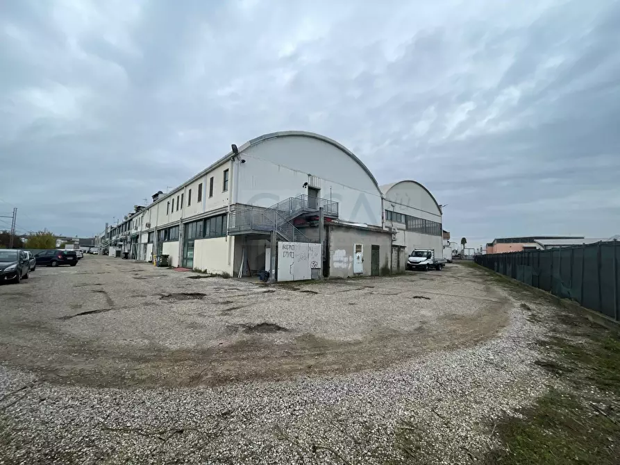 Immagine 1 di Capannone industriale in vendita  in Via Pontida a San Benedetto Del Tronto