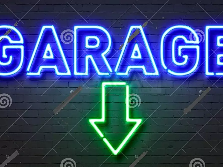 Immagine 1 di Box auto in vendita  in Via Marsala 40 a San Benedetto Del Tronto