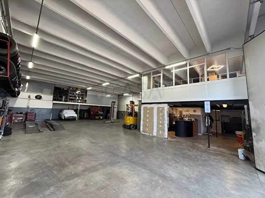 Immagine 3 di Capannone industriale in vendita  in Via Roma a Martinsicuro