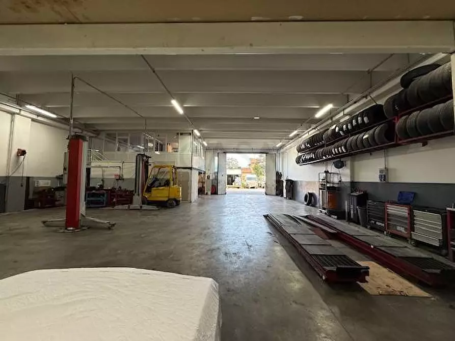 Immagine 7 di Capannone industriale in vendita  in Via Roma a Martinsicuro