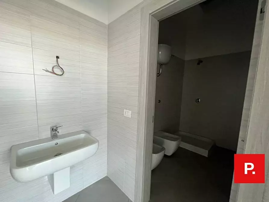 Immagine 14 di Ufficio in affitto  in via Nazionale appia a Curti