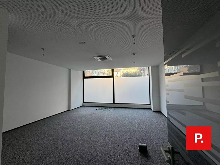 Immagine 3 di Ufficio in affitto  a Milano